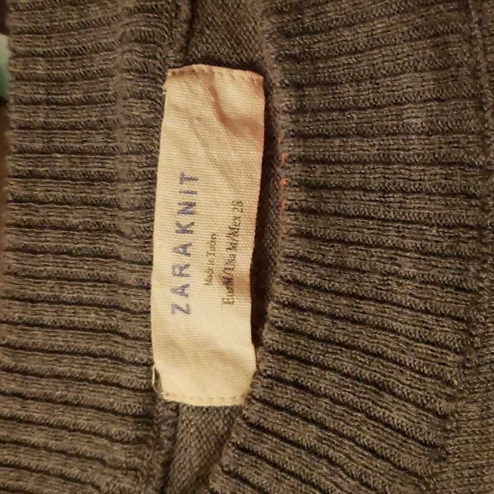 Zara Sweater - Picture 2 of 3